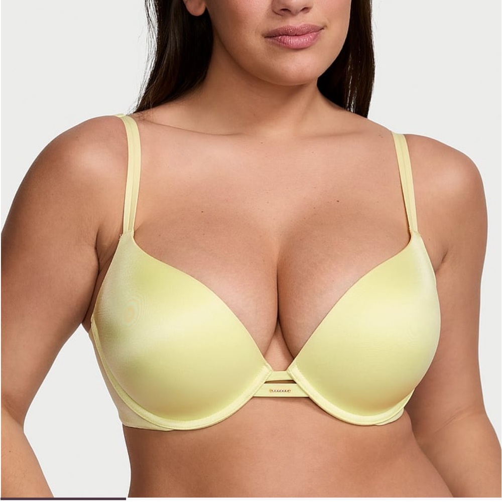 Smooth Push-Up Bra
26816476